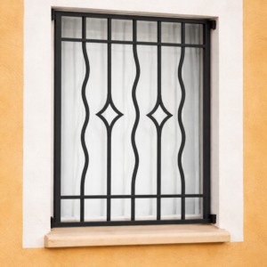 Reja para ventana fija a medida MOD-13 – Diseño Ondulado con Detalle Central